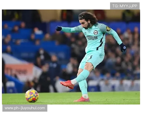 从绿茵梦想到荣耀巅峰马克足球球员的奋斗与传奇故事